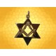 Pendentif Judaïque Étoile de David avec Équerre et Compas Doré Symbolique